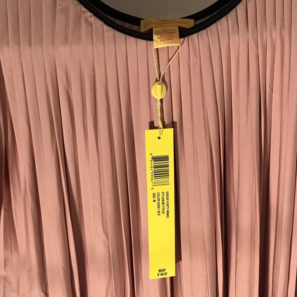 Colorblock Sleeveless Blouse - Picture 7 of 8